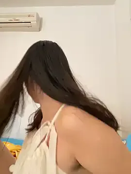 _Alicee_1 – webcam model profile photo Image 4