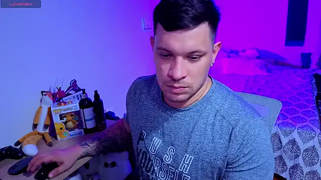 Garima_G – webcam model profile photo Image 4