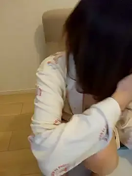 hina_porn – webcam model profile photo Image 18