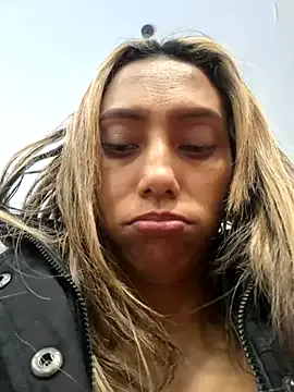  – webcam model profile photo Image 6