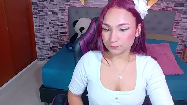 roouse – webcam model profile photo Image 12