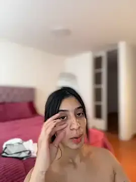 mc-Olivia – webcam model profile photo Image 2