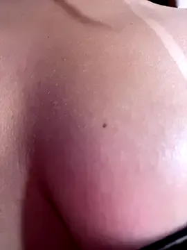 mc-Olivia – webcam model profile photo Image 7