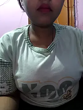 alicee16 – webcam model profile photo Image 6