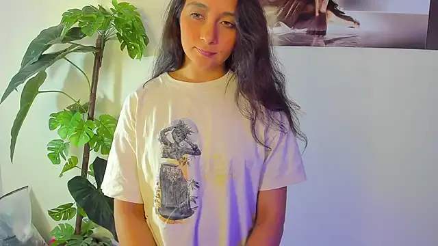  – webcam model profile photo Image 10