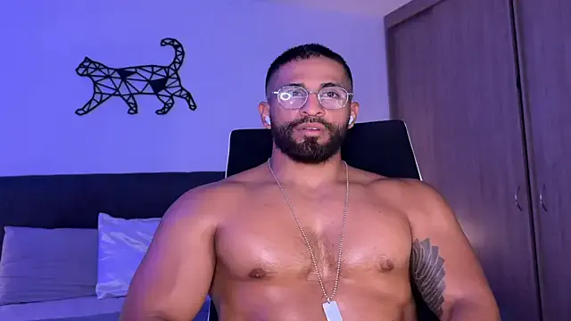  – webcam model profile photo Image 8