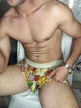 roouse – webcam model profile photo Image 7