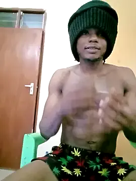 roouse – webcam model profile photo Image 11