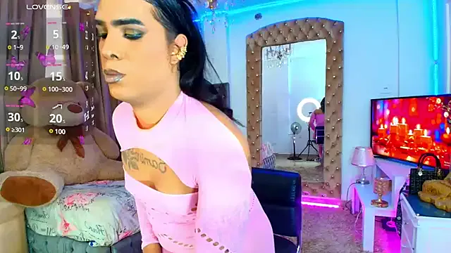 zui_lu – webcam model profile photo Image 5