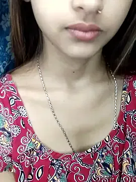 seraphine23 – webcam model profile photo Image 13