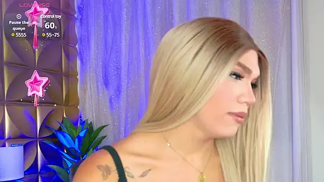 EvaaLane – webcam model profile photo Image 10