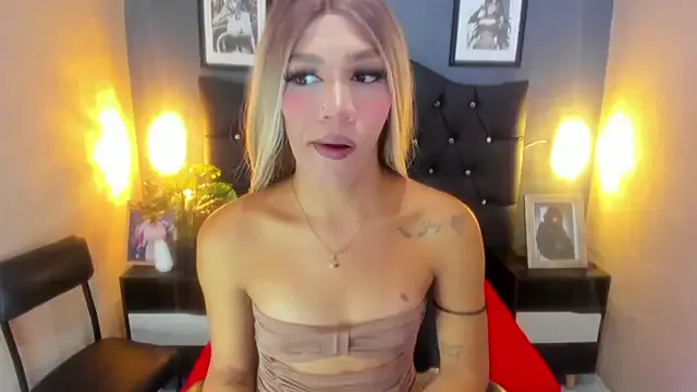 EvaaLane – webcam model profile photo Image 16