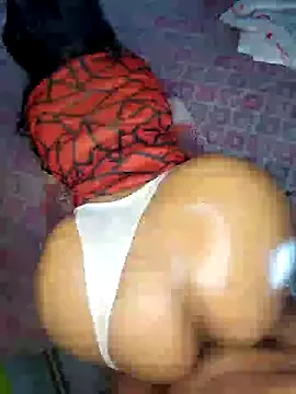 Mia--meow – webcam model profile photo Image 2