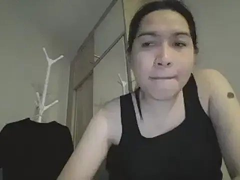 Awesomelusty – webcam model profile photo Image 13