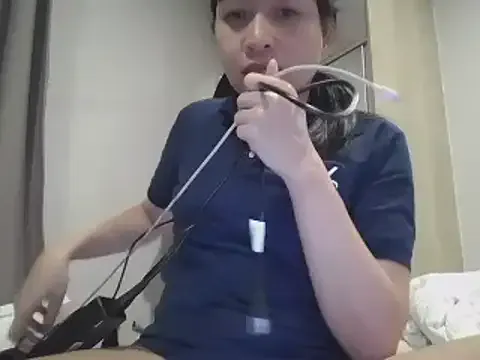 Awesomelusty – webcam model profile photo Image 8