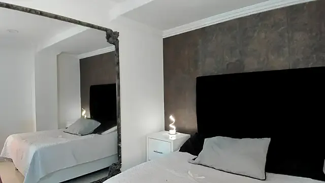 HopeFuture – webcam model profile photo Image 5