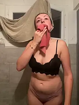  – webcam model profile photo Image 5