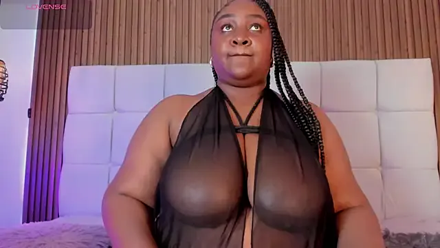 Faidraishere – webcam model profile photo Image 3