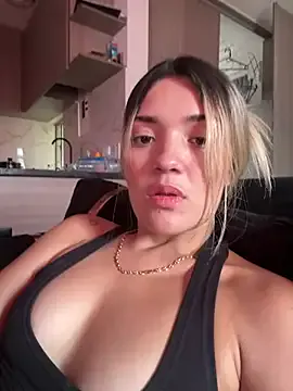  – webcam model profile photo Image 11