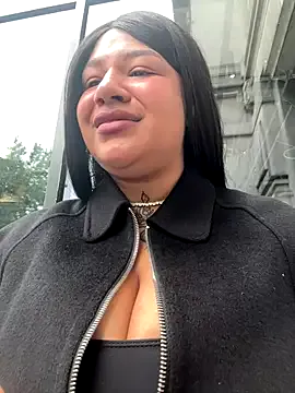 zui_lu – webcam model profile photo Image 3