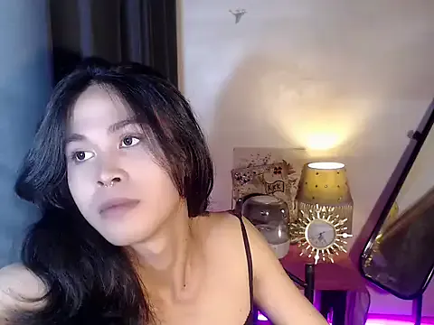  – webcam model profile photo Image 5