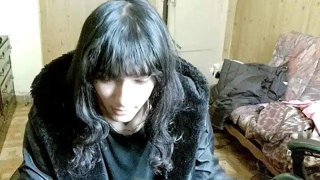 roouse – webcam model profile photo Image 11