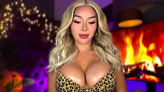  – webcam model profile photo Image 2