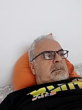  – webcam model profile photo Image 5