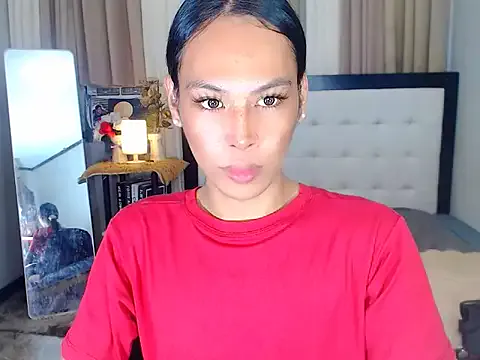 roouse – webcam model profile photo Image 7