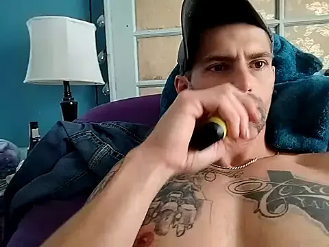 AKO_o0 – webcam model profile photo Image 4