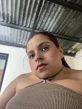 roouse – webcam model profile photo Image 3