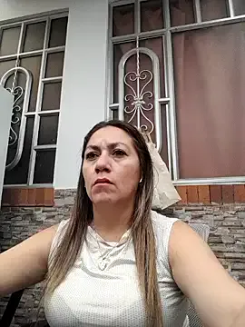  – webcam model profile photo Image 4