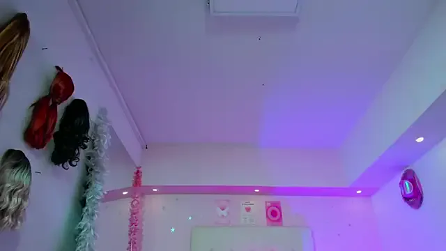 Mia032 – webcam model profile photo Image 10