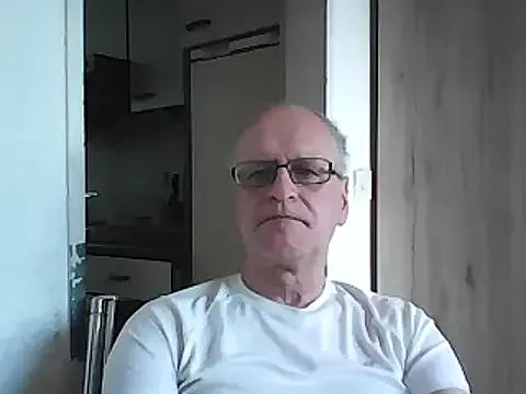 seraphine23 – webcam model profile photo Image 4