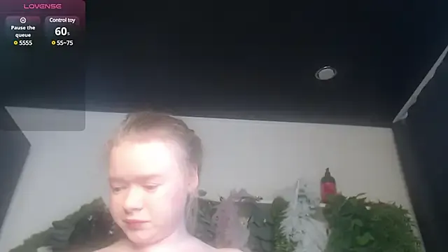  – webcam model profile photo Image 5