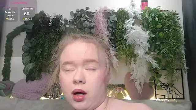 – webcam model profile photo Image 6