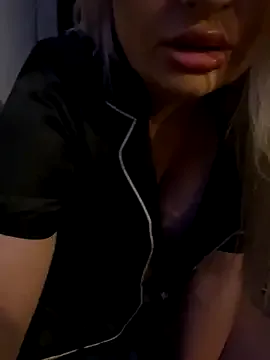 Nonchan_ – webcam model profile photo Image 2