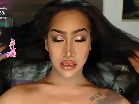 AmyOfficee – webcam model profile photo Image 5