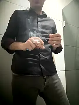 zui_lu – webcam model profile photo Image 12