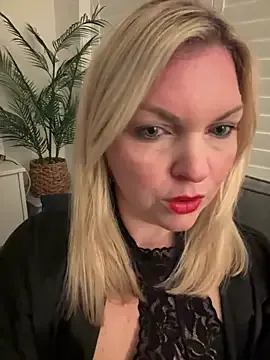 NATINATU252525 – webcam model profile photo Image 2