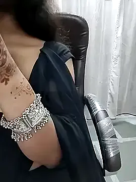 SofieLove_01 – webcam model profile photo Image 13