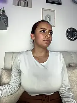  – webcam model profile photo Image 13
