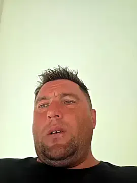  – webcam model profile photo Image 12