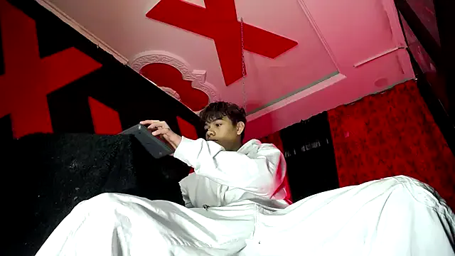 MdotShilong – webcam model profile photo Image 11