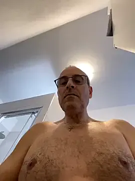  – webcam model profile photo Image 13