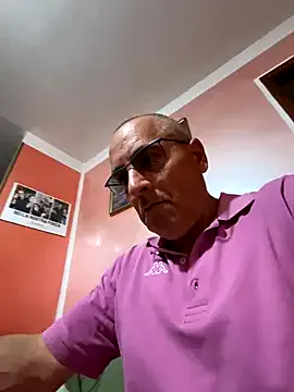  – webcam model profile photo Image 3