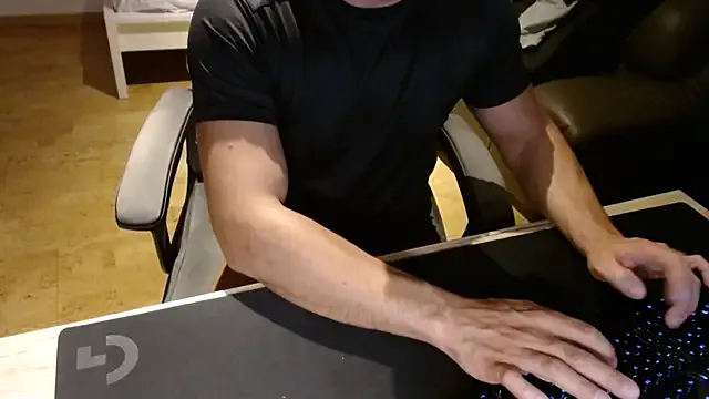 _Alicee_1 – webcam model profile photo Image 3