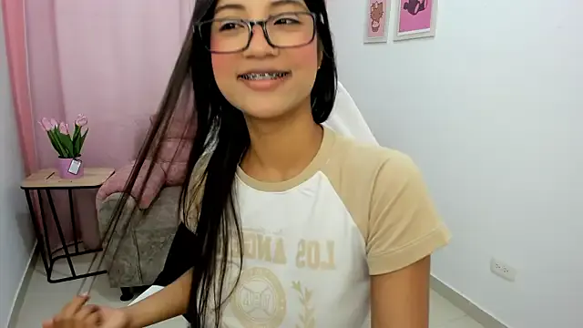 Nonchan_ – webcam model profile photo Image 19