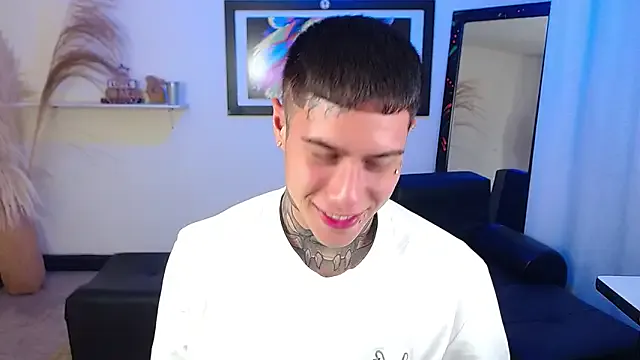 couple17 – webcam model profile photo Image 4