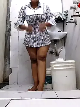 Khadija37 – webcam model profile photo Image 13